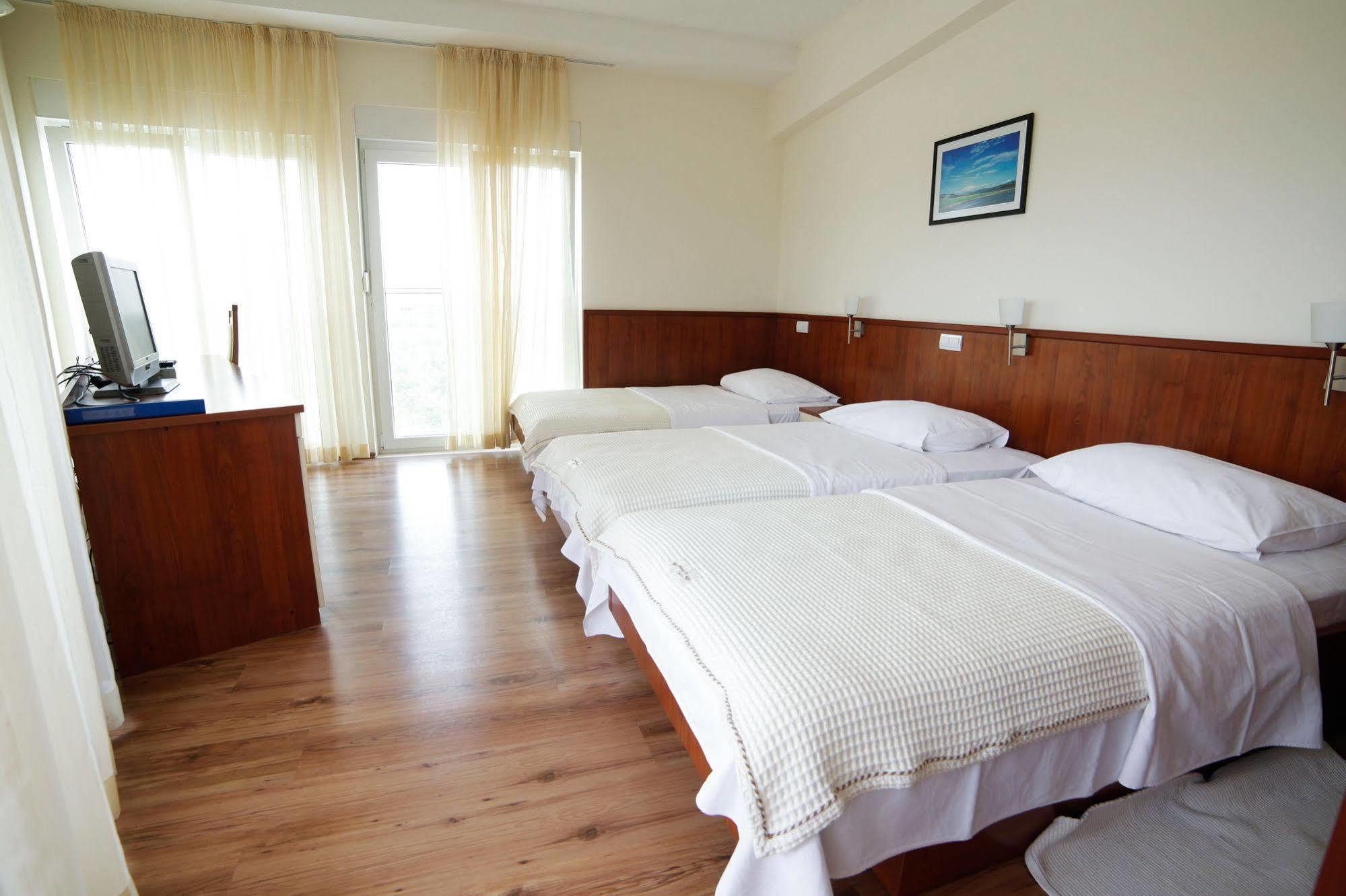 Hotel Merlot Opuzen  Eksteriør billede